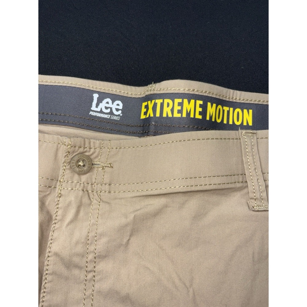 Lee Extreme Motion Cargo Shorts Mens 48x11 Khaki‎ Performance Stretch NEW - Picture 6 of 12